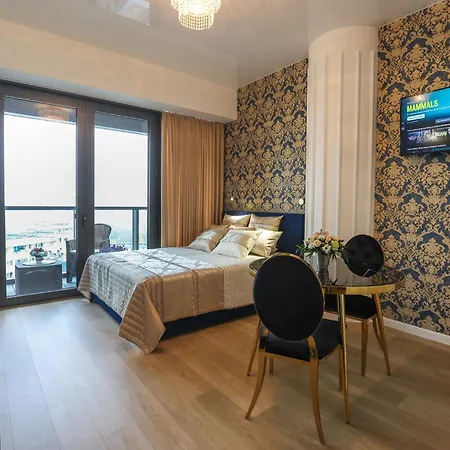 Diamond Class Hanza Tower Apartman *