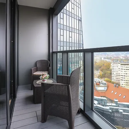 Diamond Class Hanza Tower דירה שצ'צ'ין