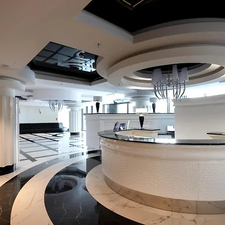 Appartement Diamond Class Hanza Tower *