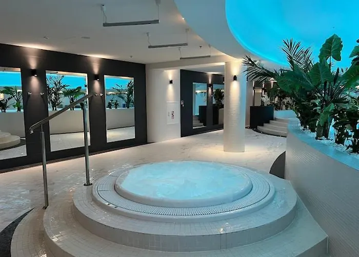 דירה Diamond Class Hanza Tower